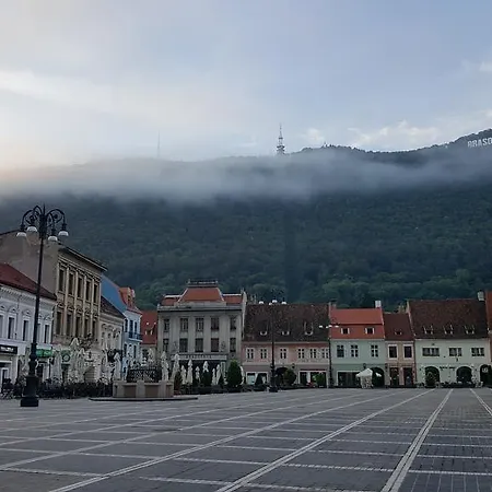 Studio Piata Sfatului - Braşov Exterior foto